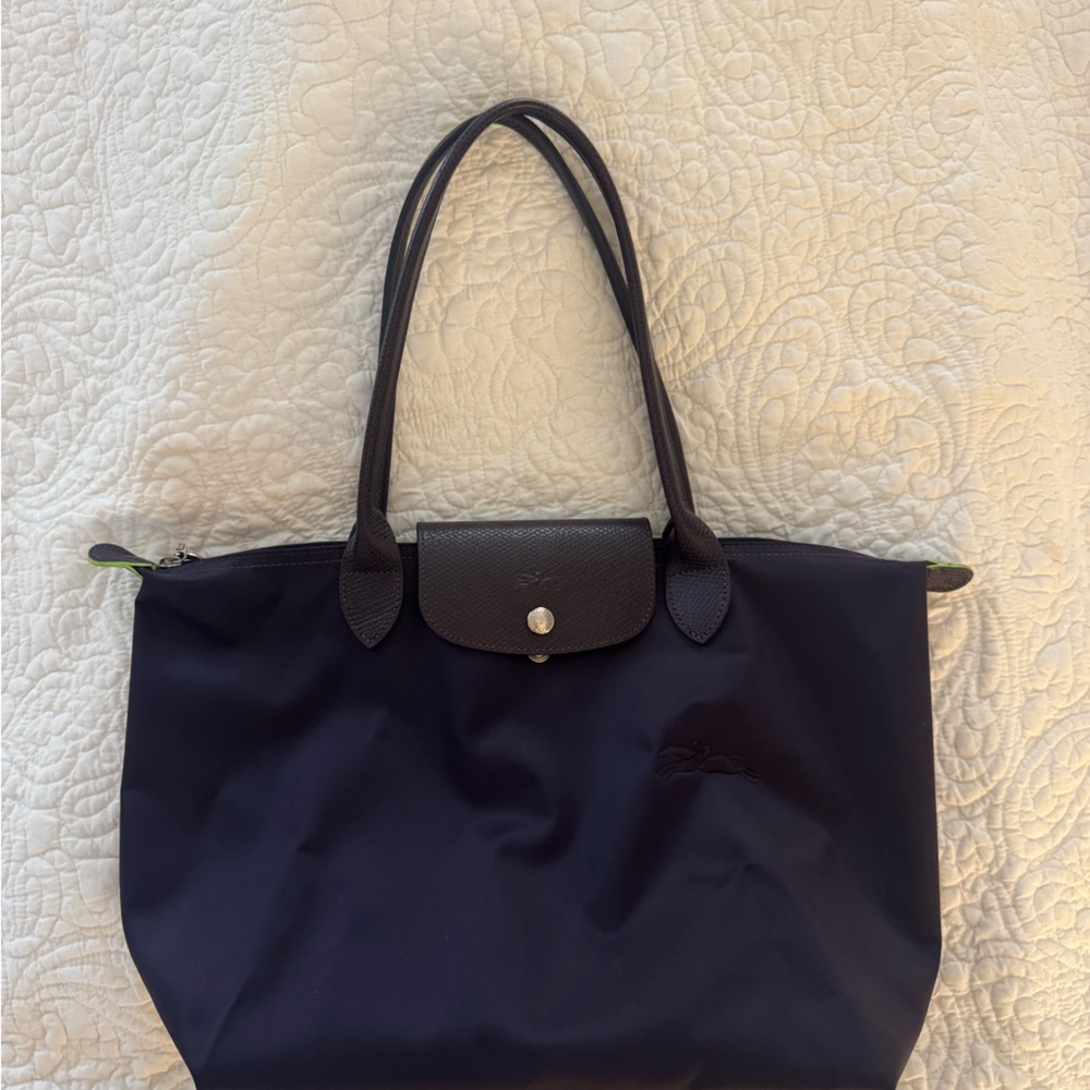 Longchamp Club Medium Le Pliage Tote in Bilberry/purple with lime green accents